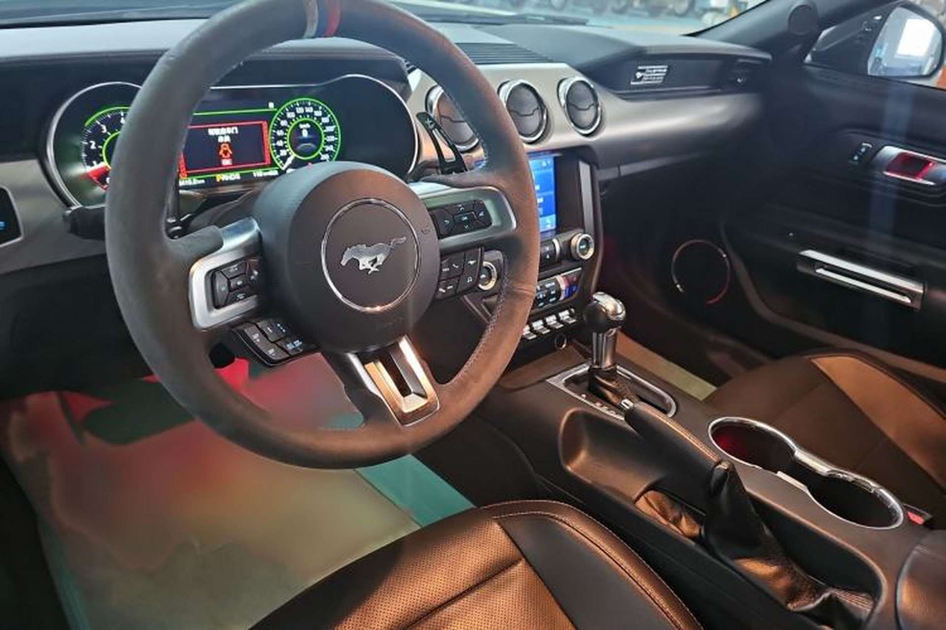 Used Ford Mustang 2019 2.3L EcoBoost Interior 7