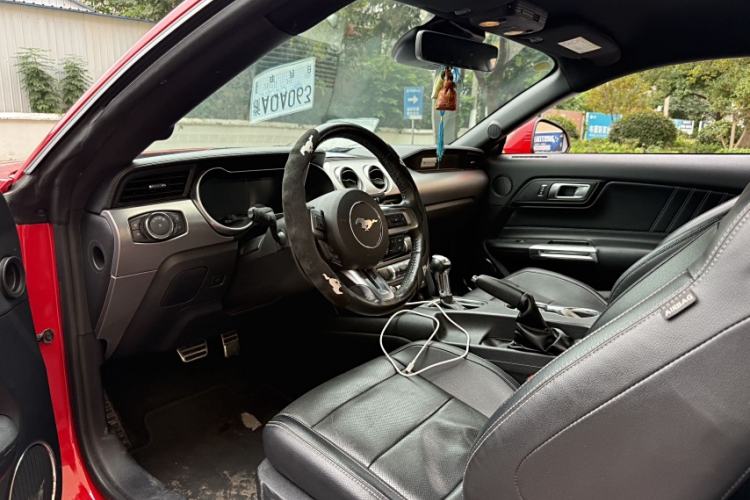 Used Ford Mustang 2018 2.3L EcoBoost Interior 1