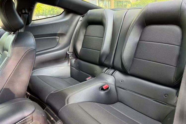 Used Ford Mustang 2018 2.3L EcoBoost Interior 3