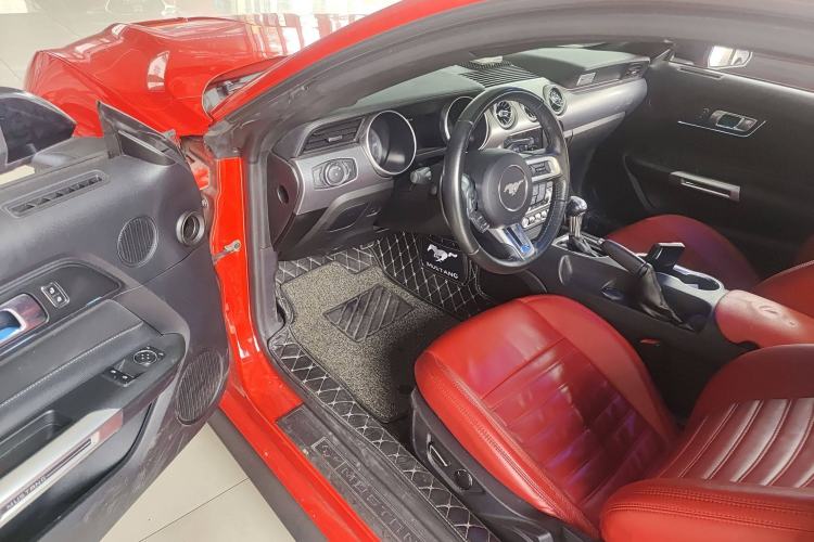 Used Ford Mustang 2019 2.3T Automatic Hardtop Base Version U.S. Specification Interior 3