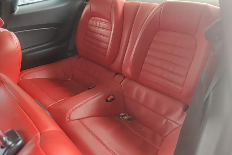 Used Ford Mustang 2019 2.3T Automatic Hardtop Base Version U.S. Specification Interior 4