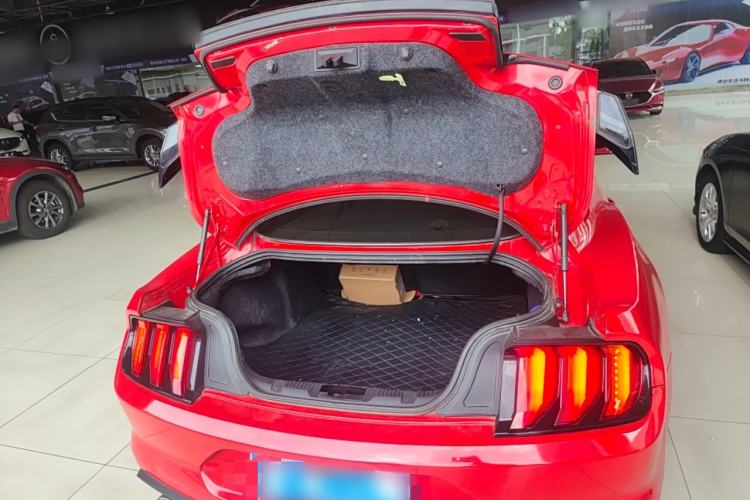 Used Ford Mustang 2019 2.3T Automatic Hardtop Base Version U.S. Specification Trunk