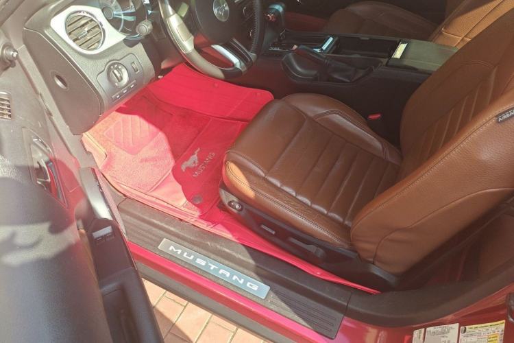 Used Ford Mustang  Driver Seat