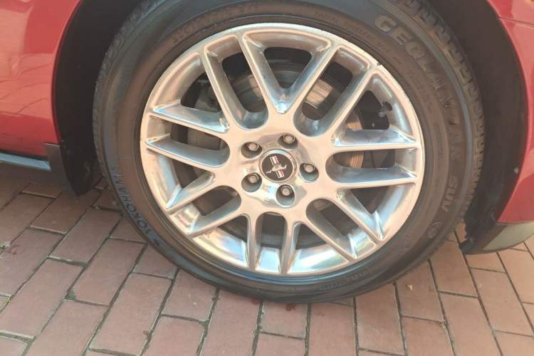 Used Ford Mustang  Right Front Wheel Hub