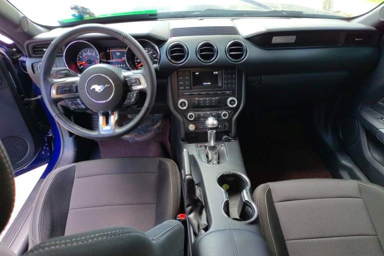 Used Ford Mustang  Center Console