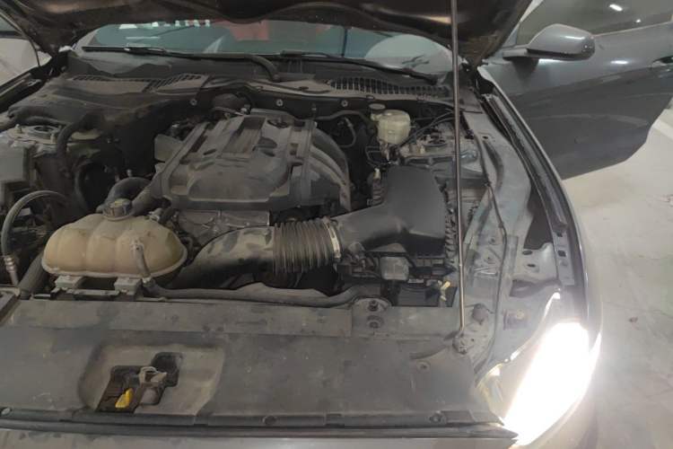 Used Ford Mustang  Engine Bay Left