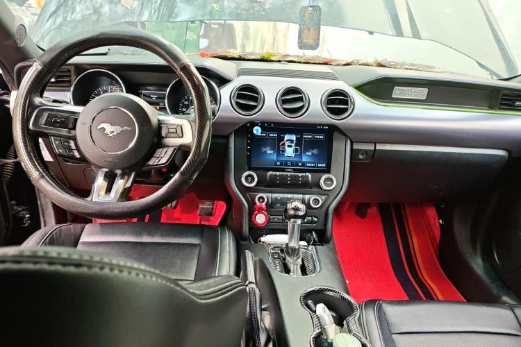 Used Ford Mustang 2015 2.3T Automatic U.S.-Spec Version Center Console