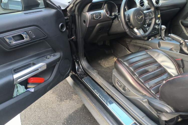 Used Ford Mustang  Driver Seat