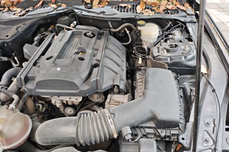 Used Ford Mustang 2015 2.3T Automatic U.S.-Spec Version Engine Bay Left