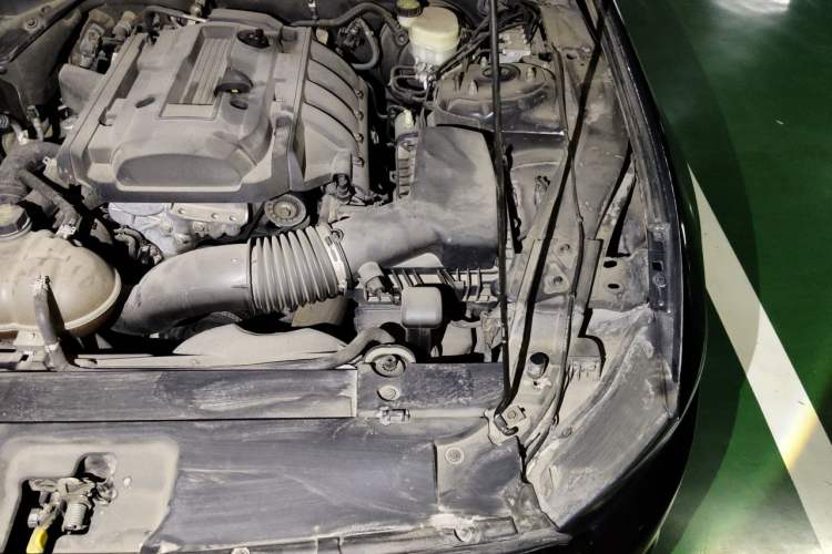 Used Ford Mustang  Engine Bay Left