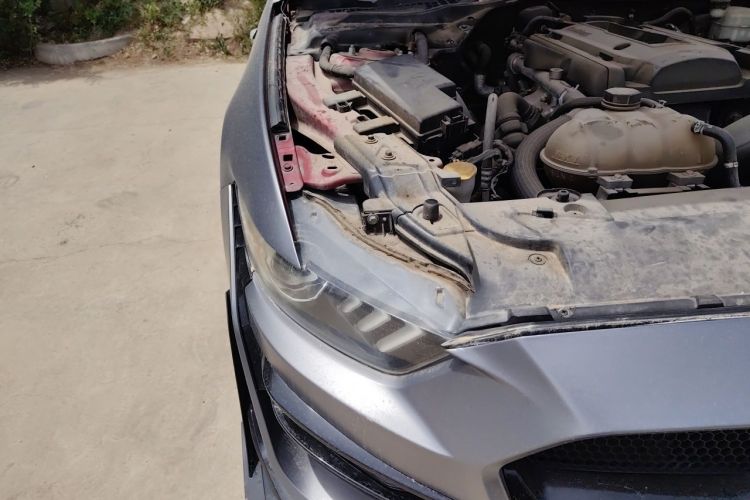 Used Ford Mustang 2015 2.3T Automatic U.S.-Spec Version Engine Bay Right