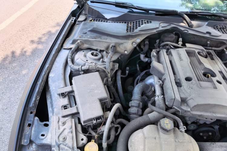 Used Ford Mustang  Engine Bay Right