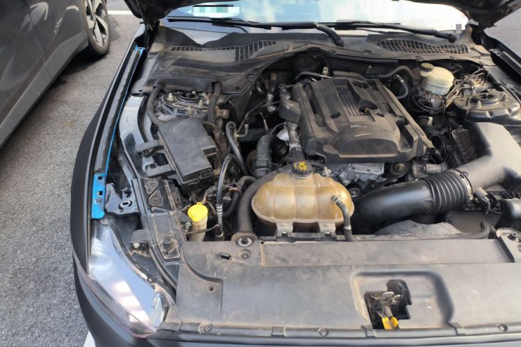 Used Ford Mustang  Engine Bay Right