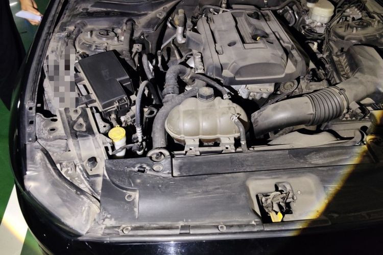 Used Ford Mustang  Engine Bay Right