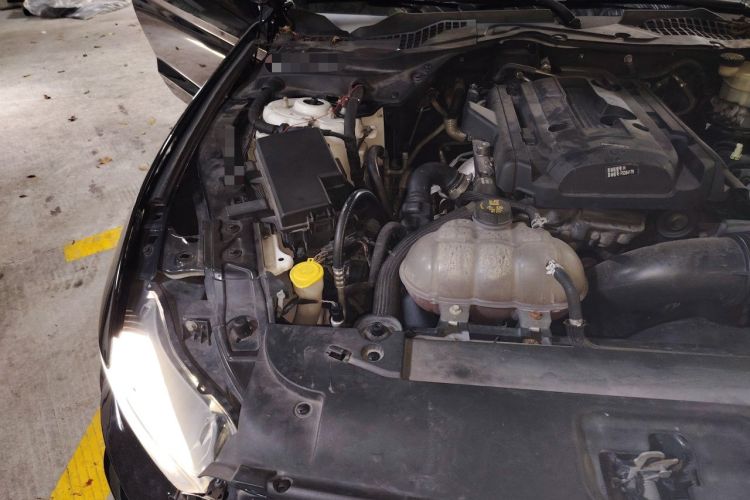 Used Ford Mustang  Engine Bay Right