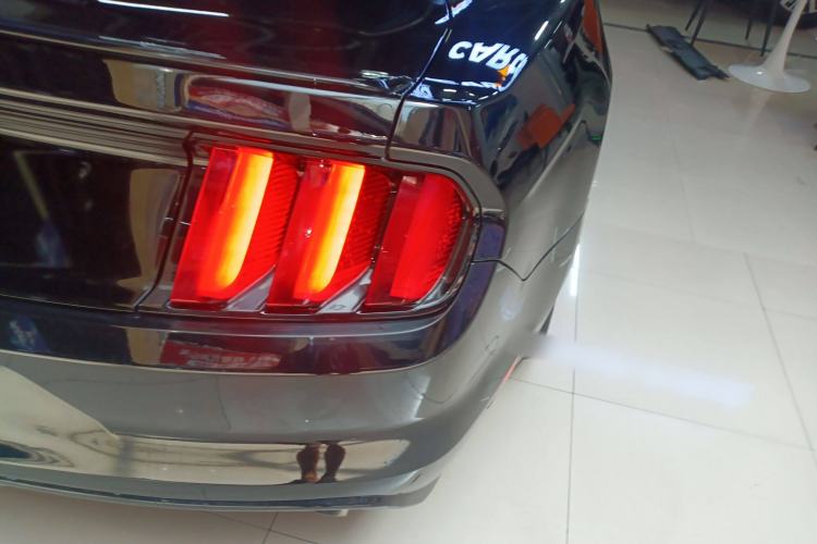 Used Ford Mustang 2015 2.3T Automatic U.S.-Spec Version Exterior 3