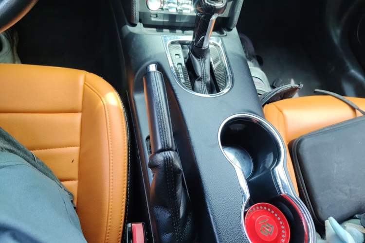 Used Ford Mustang 2015 2.3T Automatic U.S.-Spec Version Gear Lever