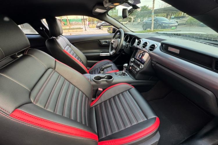 Used Ford Mustang 2015 2.3T Automatic U.S.-Spec Version Interior 2