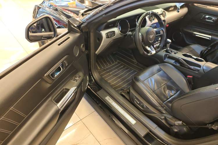 Used Ford Mustang 2015 2.3T Performance Edition Interior 3