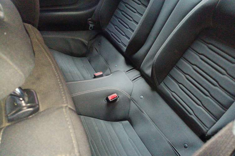 Used Ford Mustang 2015 2.3T Automatic U.S.-Spec Version Interior 4