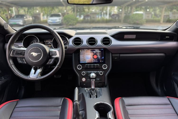 Used Ford Mustang 2015 2.3T Automatic U.S.-Spec Version Interior 5