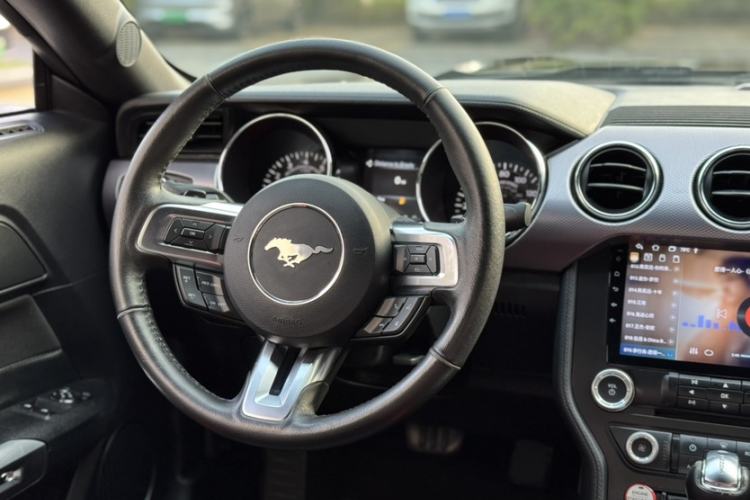 Used Ford Mustang 2015 2.3T Automatic U.S.-Spec Version Interior 6