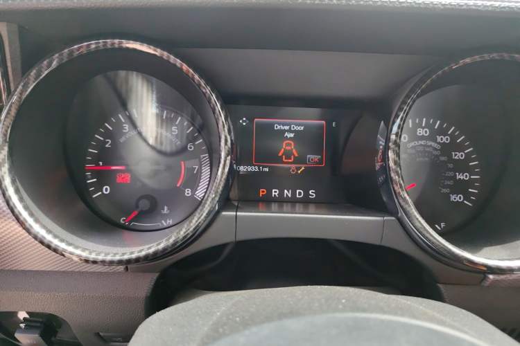 Used Ford Mustang 2015 2.3T Automatic U.S.-Spec Version Odometer Close Up