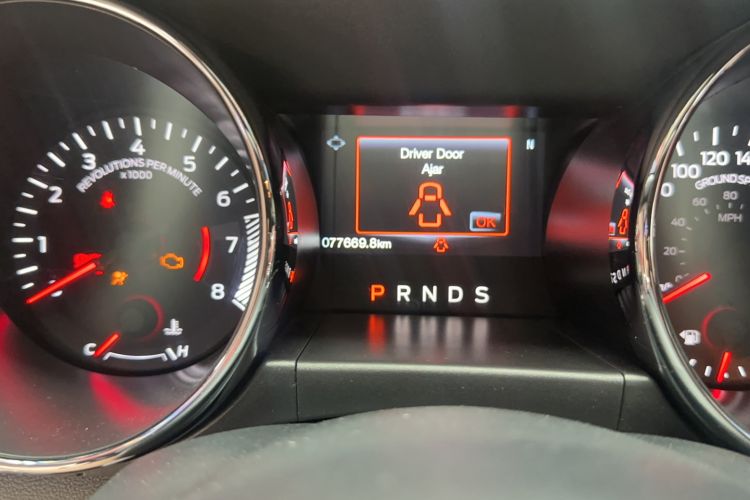 Used Ford Mustang 2015 2.3T Automatic U.S.-Spec Version Odometer Close Up