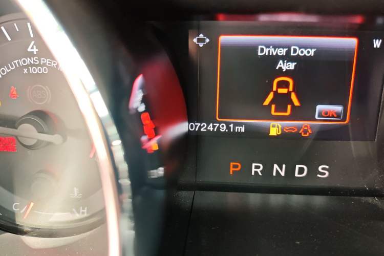 Used Ford Mustang 2015 2.3T Automatic U.S.-Spec Version Odometer Close Up