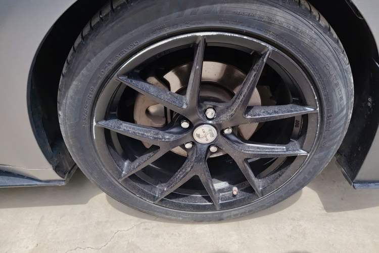 Used Ford Mustang 2015 2.3T Automatic U.S.-Spec Version Right Front Wheel Hub