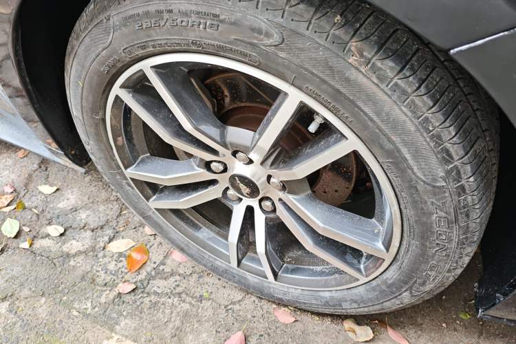 Used Ford Mustang 2015 2.3T Automatic U.S.-Spec Version Right Front Wheel Hub