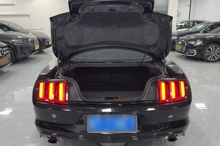 Used Ford Mustang 2015 2.3T Automatic U.S.-Spec Version Trunk