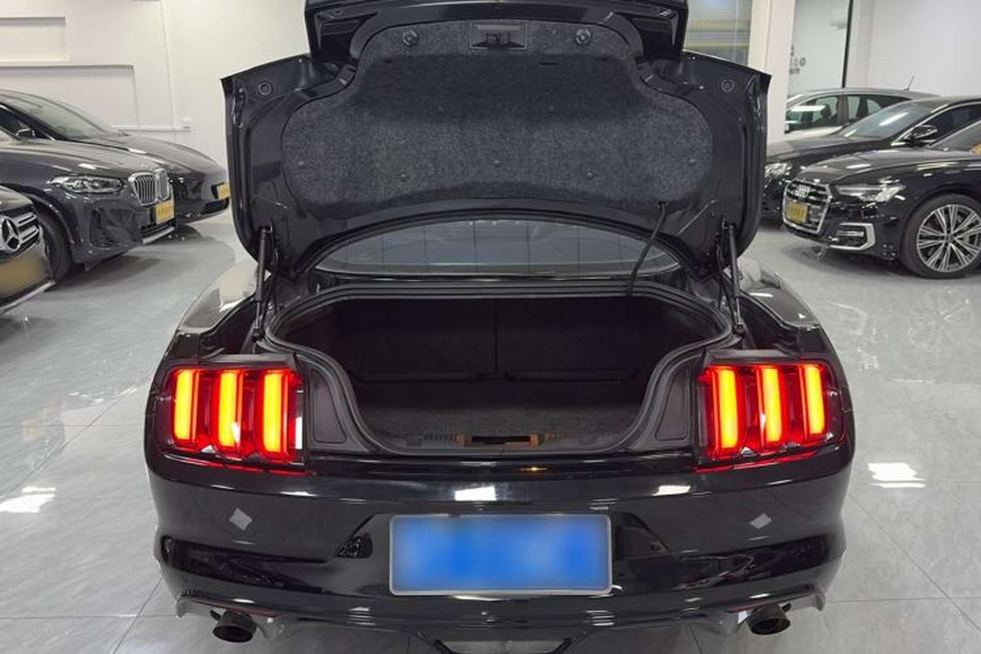 Used Ford Mustang 2015 2.3T Automatic U.S.-Spec Version Trunk
