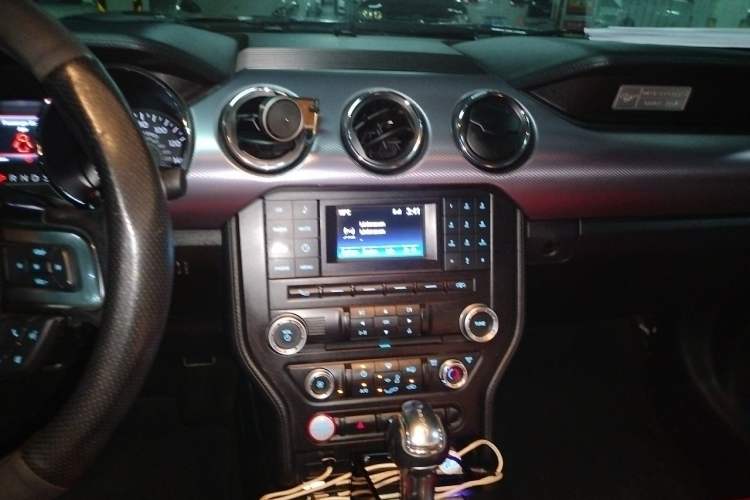 Used Ford Mustang  Audio And AC Panel