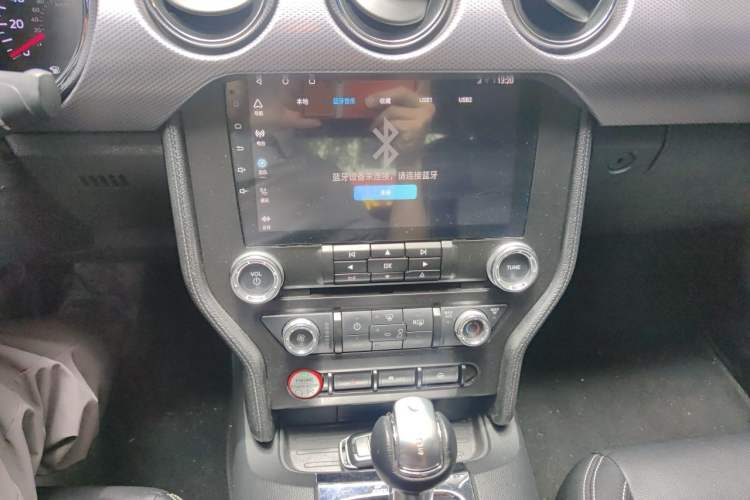 Used Ford Mustang  Audio And AC Panel