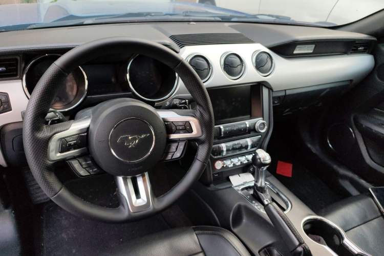 Used Ford Mustang 2015 2.3T Performance Edition Center Console