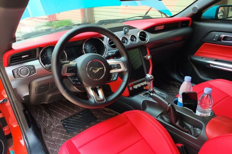 Used Ford Mustang 2015 2.3T Automatic U.S.-Spec Version Center Console