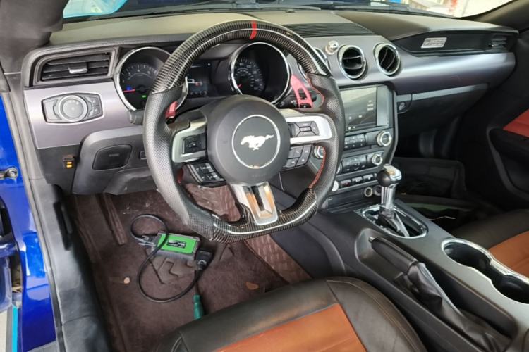 Used Ford Mustang 2015 2.3T Automatic U.S.-Spec Version Center Console