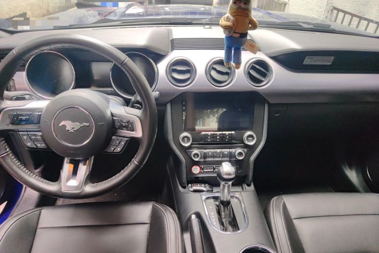 Used Ford Mustang  Center Console