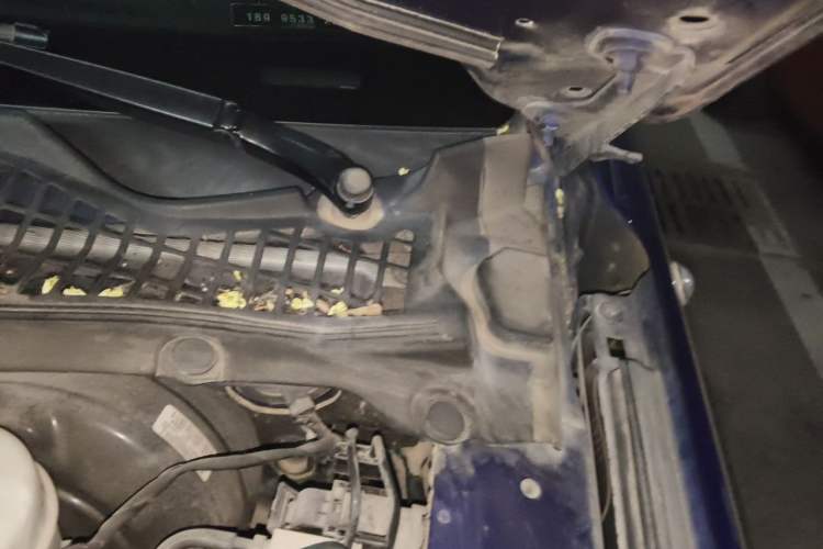 Used Ford Mustang  Engine Bay Left