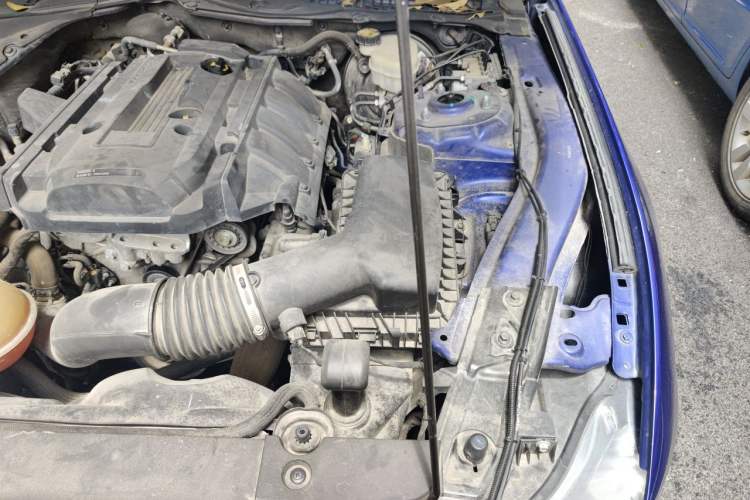 Used Ford Mustang  Engine Bay Left