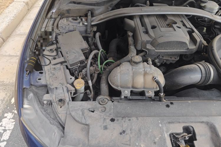 Used Ford Mustang  Engine Bay Right