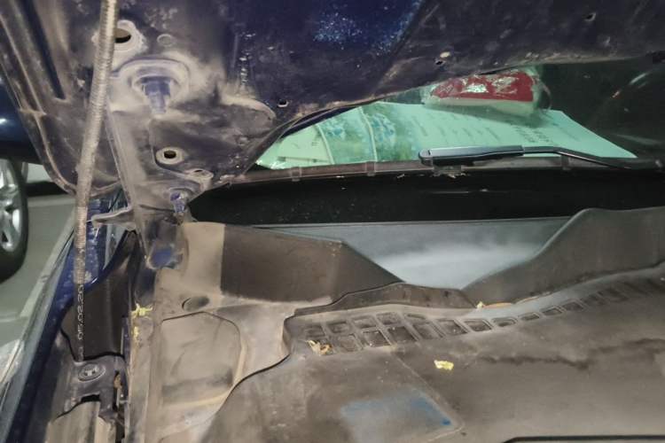 Used Ford Mustang  Engine Bay Right