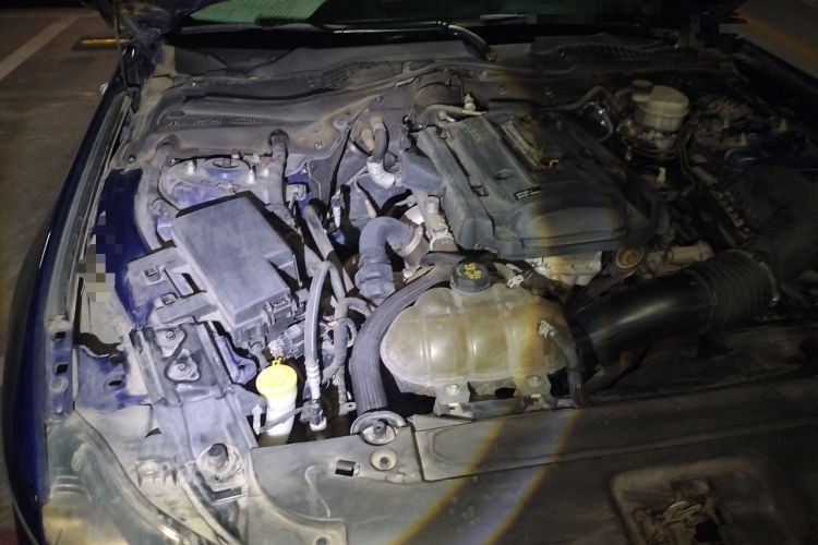 Used Ford Mustang  Engine Bay Right