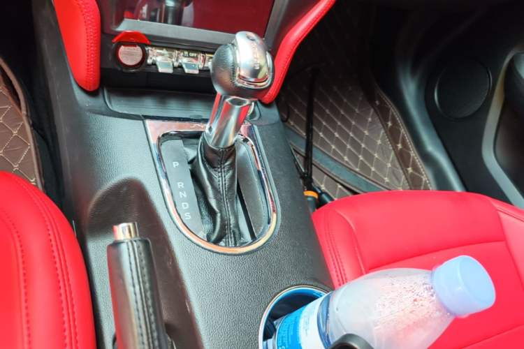 Used Ford Mustang 2015 2.3T Automatic U.S.-Spec Version Gear Lever