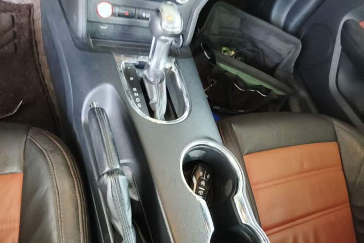 Used Ford Mustang 2015 2.3T Automatic U.S.-Spec Version Gear Lever
