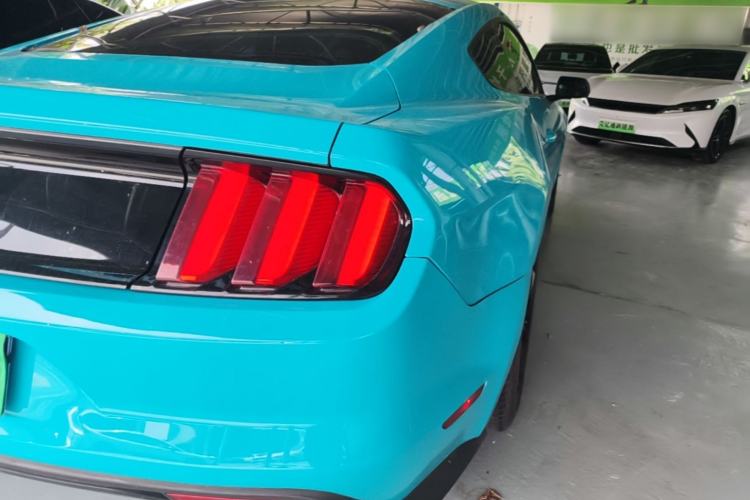 Used Ford Mustang 2015 2.3T Automatic U.S.-Spec Version Right Rear Taillight