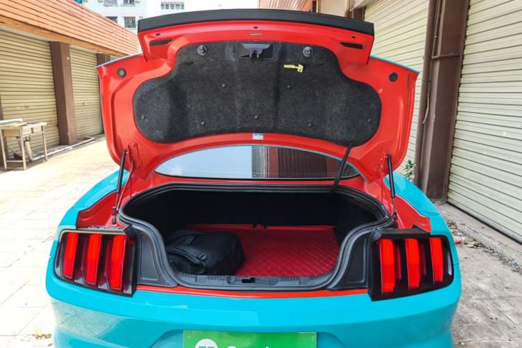 Used Ford Mustang 2015 2.3T Automatic U.S.-Spec Version Trunk