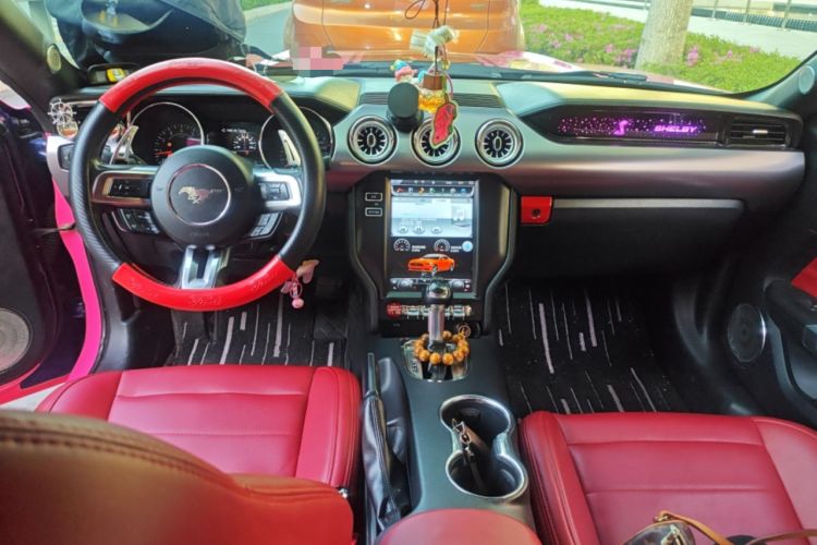 Used Ford Mustang  Center Console