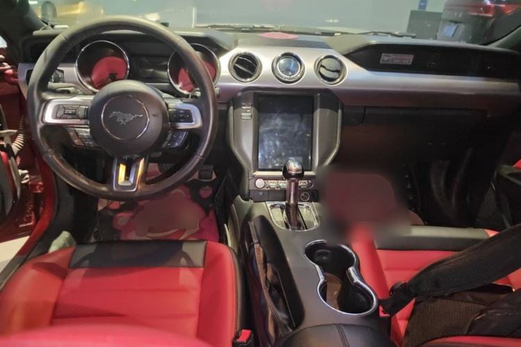 Used Ford Mustang  Center Console